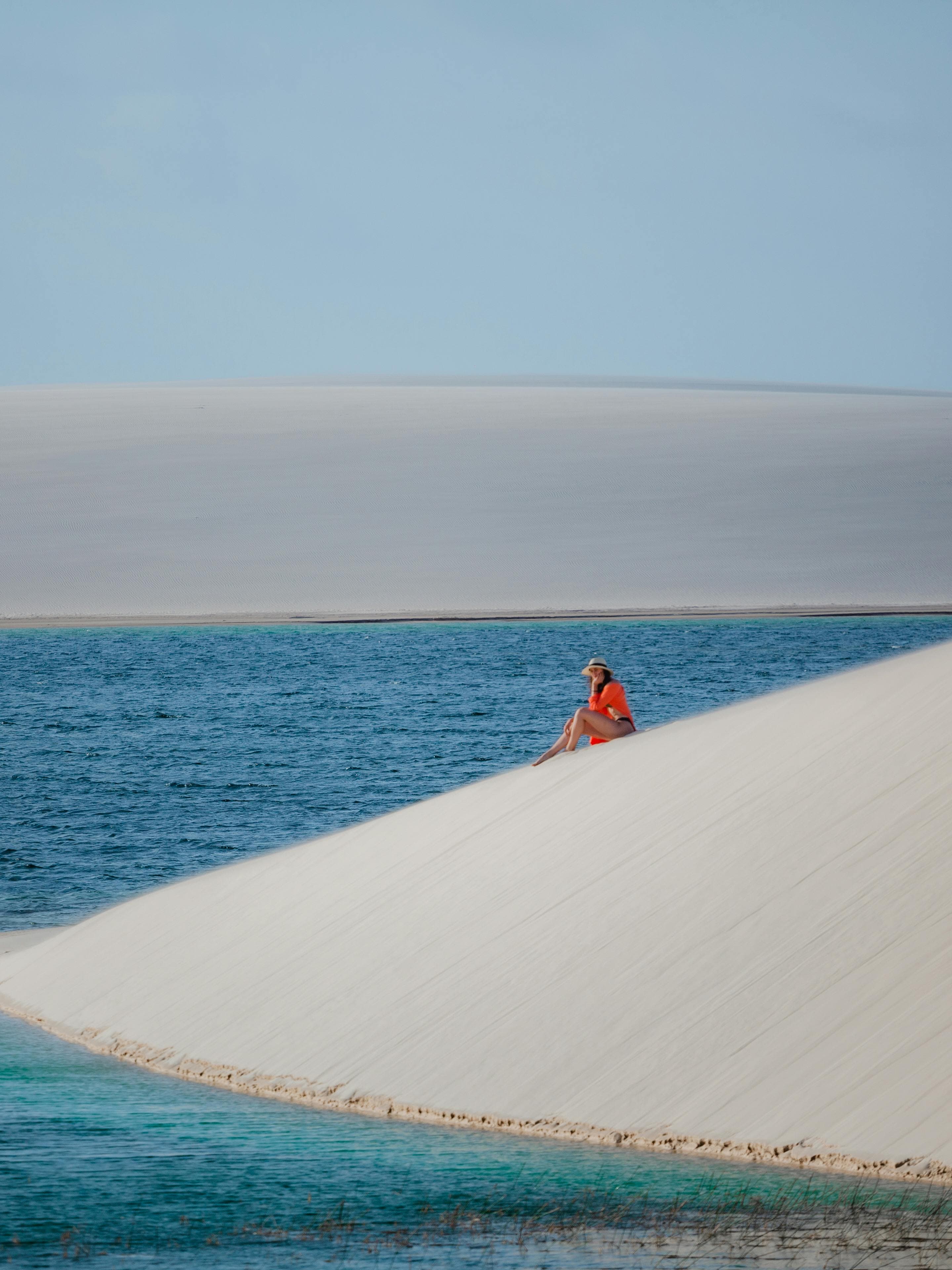 Água cristalina entre as dunas dos Lençóis Maranhenses