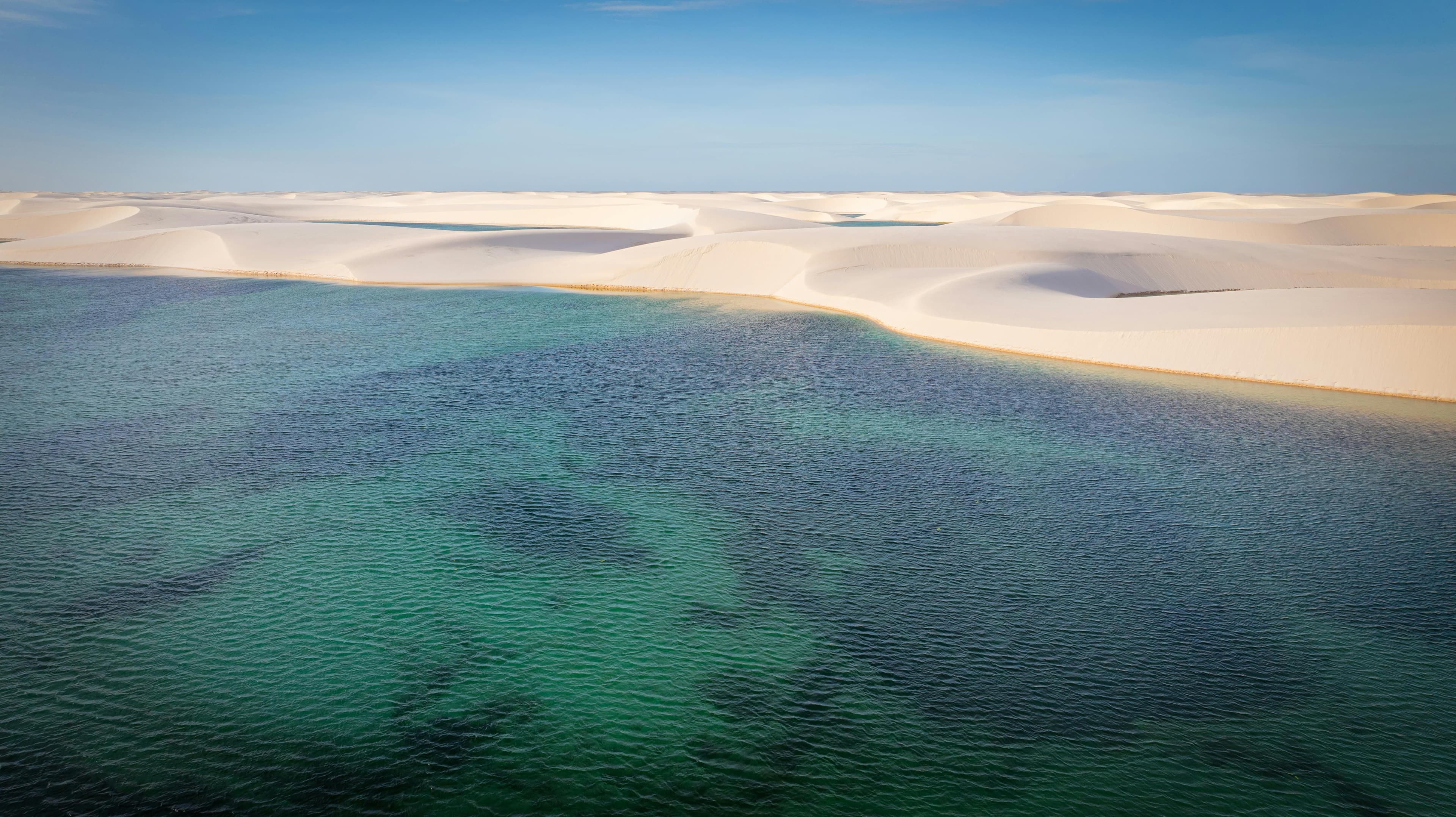 Espelho d'água nos Lençóis Maranhenses